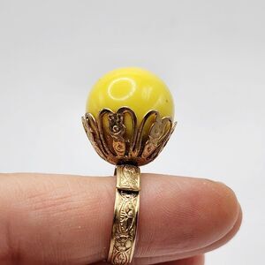 Vintage Large Yellow Acrylic Ball Sphere Gold-Tone Adjustable Statement Ring 8